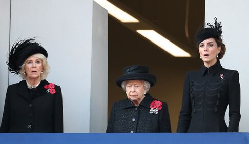 La Regina Elisabetta II, Camilla Parker Bowles e Kate Middleton al Remembrance Day: foto 4