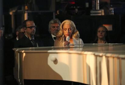 Lady Gaga agli Oscar 2016: foto 19