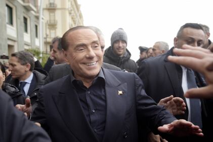 Berlusconi a Napoli: visita nel centro storico 13
