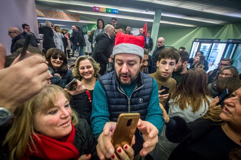 Matteo Salvini in visita all'ospedale dei bambini 8
