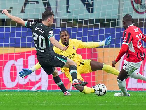Milan preso a testate