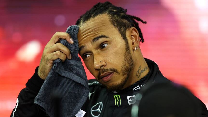 Gli inglesi non ci stanno: "Hamilton derubato"