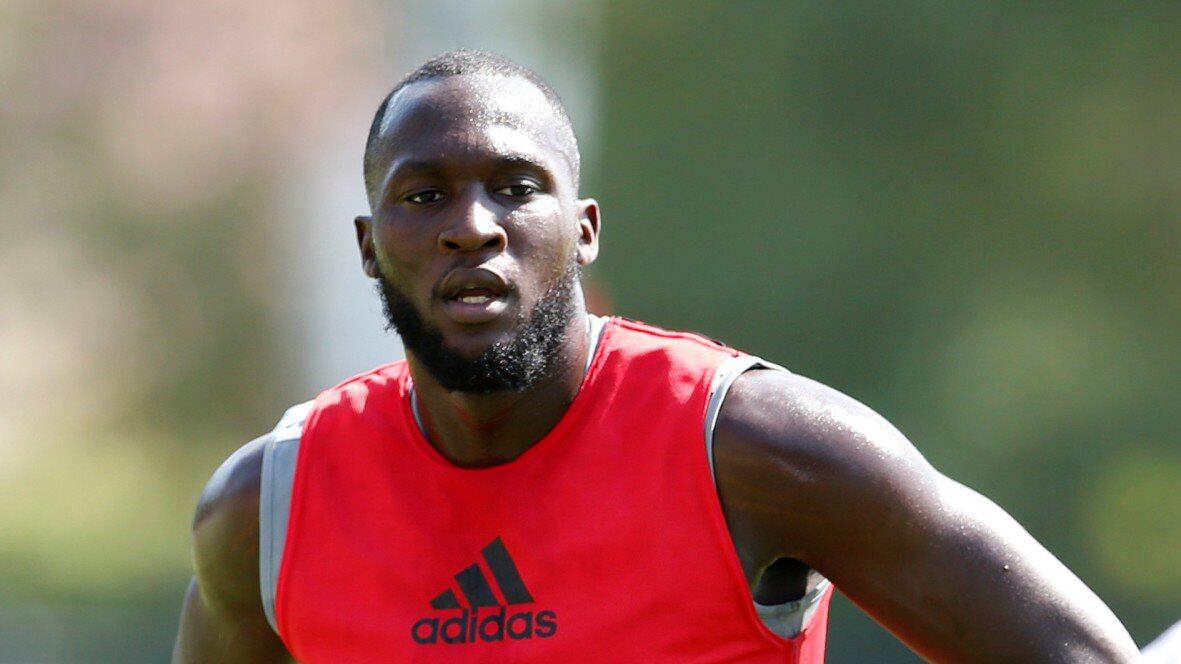 Manchester United, proteste dopo il coro "hot" per Lukaku: "È razzismo"