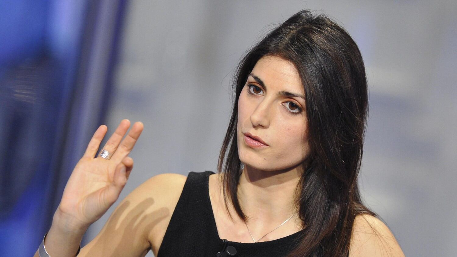 Incarichi alla Raggi, negli atti dell'Asl spunta la firma della madre di una 5 Stelle