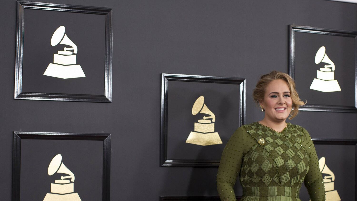 "Adele, sembri Fiona di Shrek", ma lei risponde alle critiche