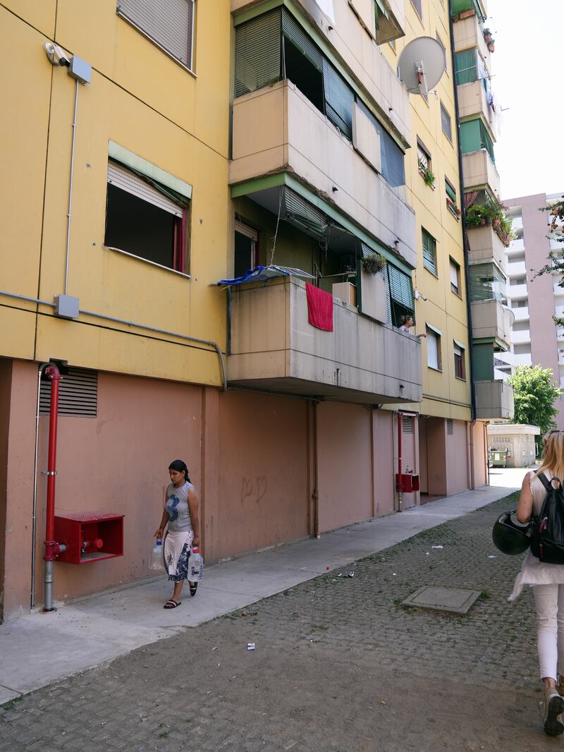 Protesta dei residenti di via Bolla a Milano dopo la maxi rissa 2