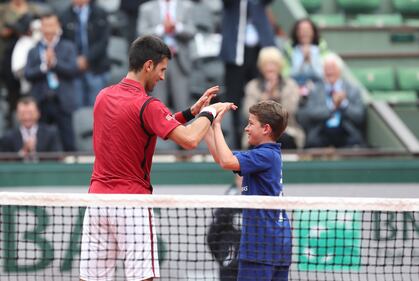 Lo splendido regalo di Djokovic al giovane raccattapalle 10
