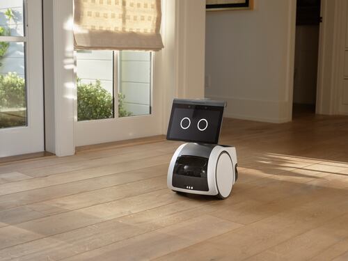 Alexa? Ora ti segue per casa: arriva Astro