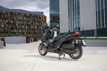 Yamaha XMAX 300 Tech Max: guarda la gallery 4