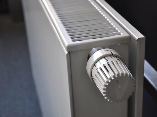 Termosifoni, si ritarda l’accensione: ecco il nuovo calendario