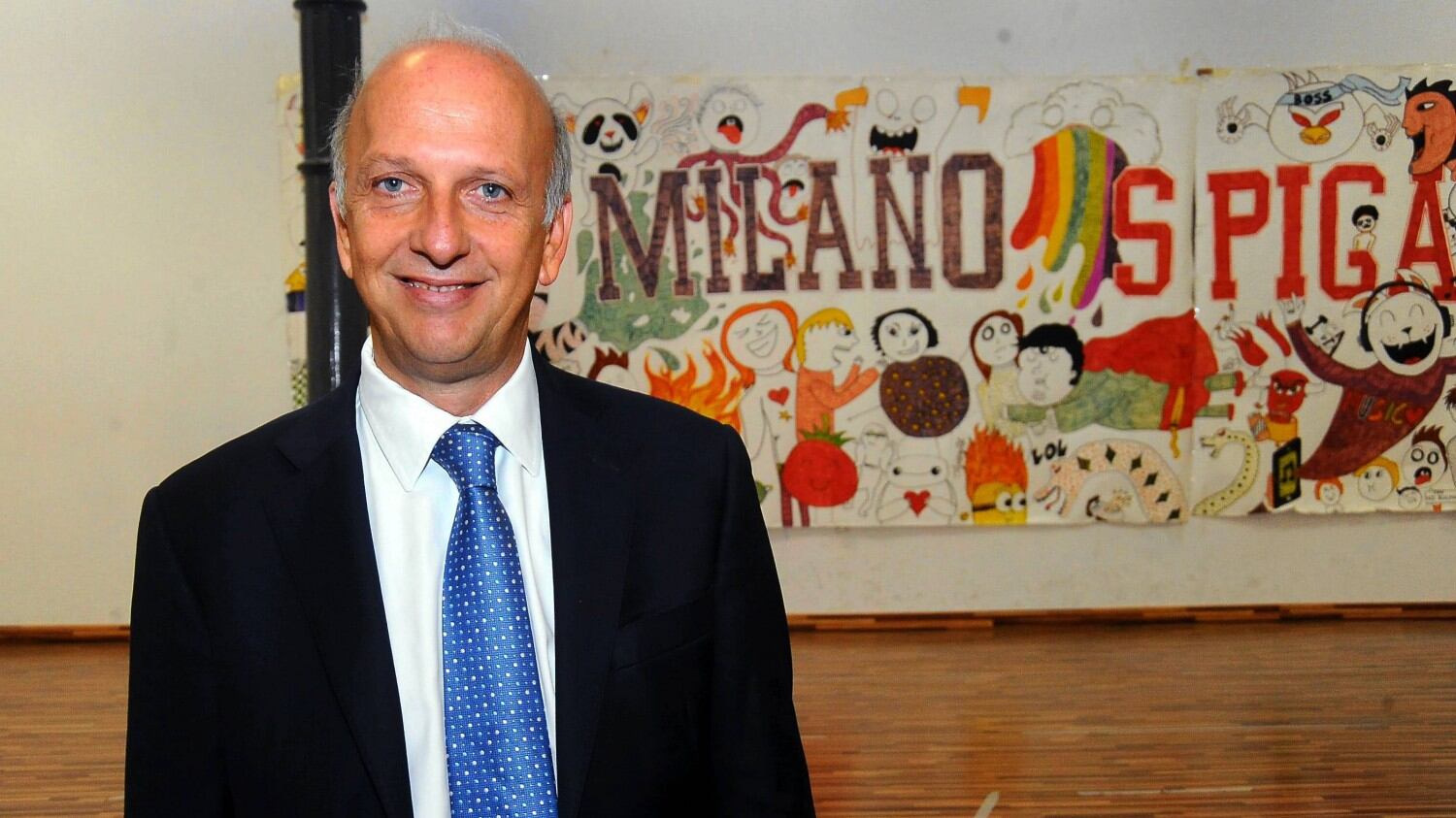 Scuola, il ministro Bussetti: "Per Natale meno compiti delle vacanze. Le famiglie stiano insieme"