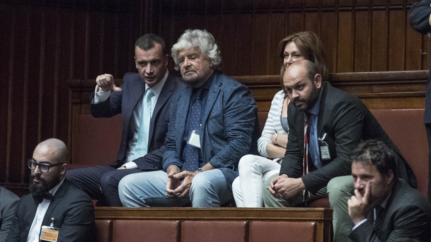La tentazione dei grillini: cercasi alleati dopo il voto