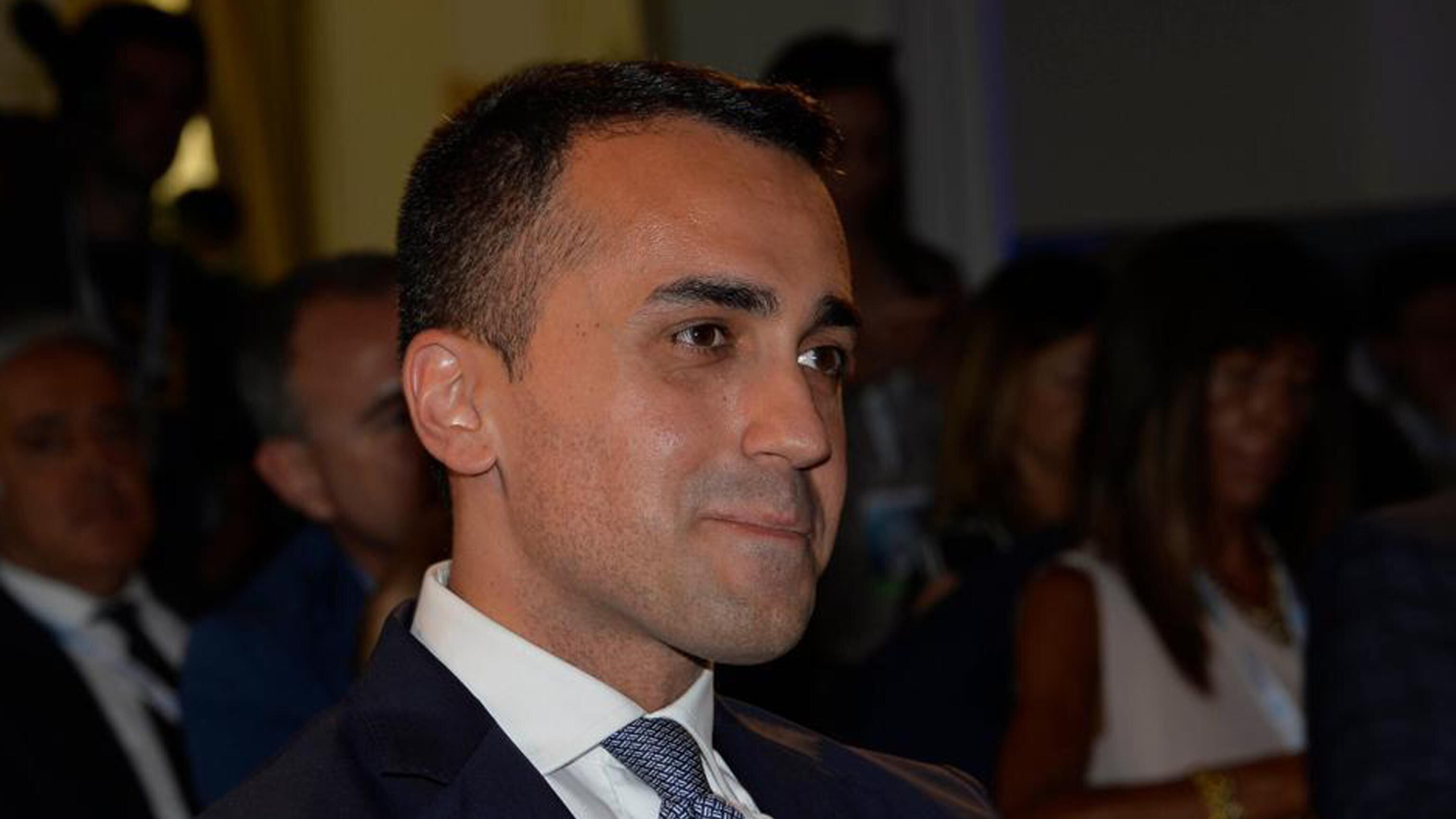 Di Maio santo subito, il pastrocchio centrista e Amadeus: quindi, oggi...