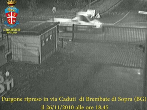 Bossetti alla moglie: "Dovevi darmi un alibi. Butta via quei coltelli"