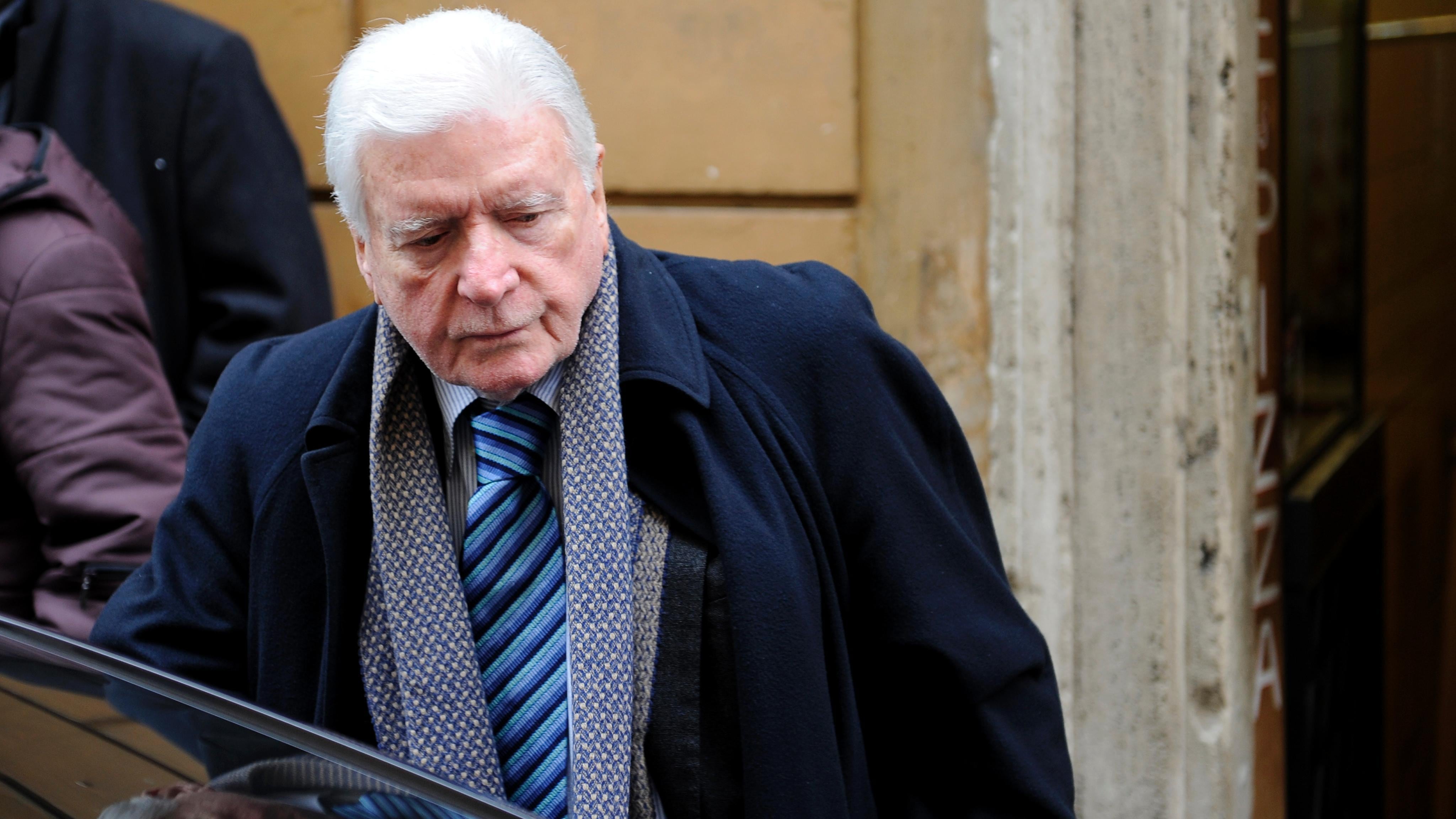 Paura per Sergio Zavoli: ladri nella villa romana lo picchiano e derubano