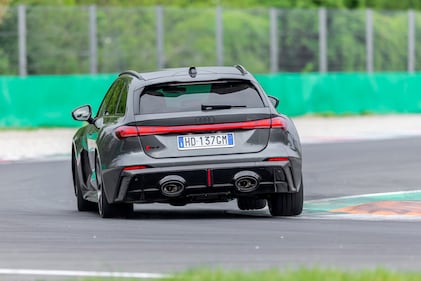 Audi RS5 Avant: le foto della prova su strada 11