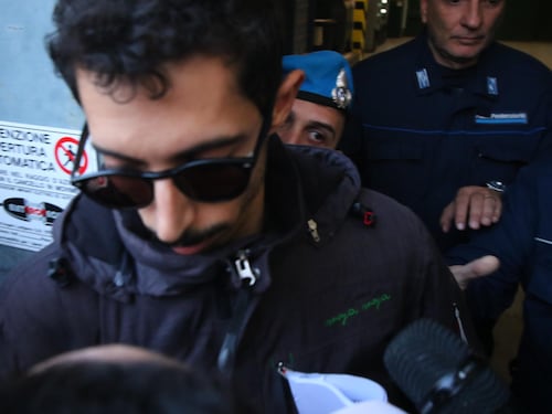 Il suo legale? Milita nei Carc e “addestra” i compagni