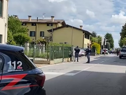 La coltellata al fianco e la fuga dietro una siepe: fermato il vicino di casa per l'omicidio a Villafranca