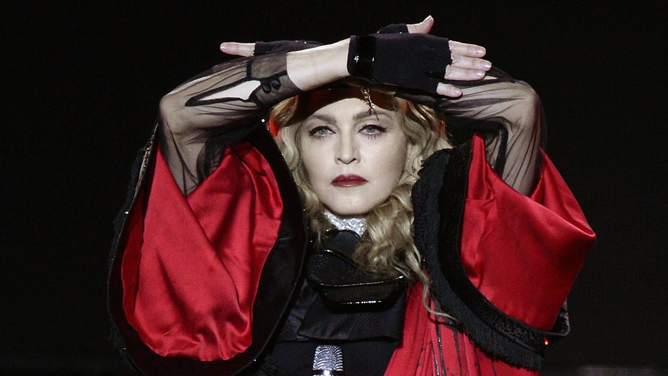 "In coma indotto per 48 ore". Cosa è successo a Madonna