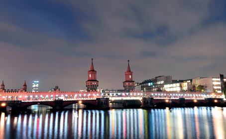 Palloncini luminosi lungo il Muro di Berlino 19