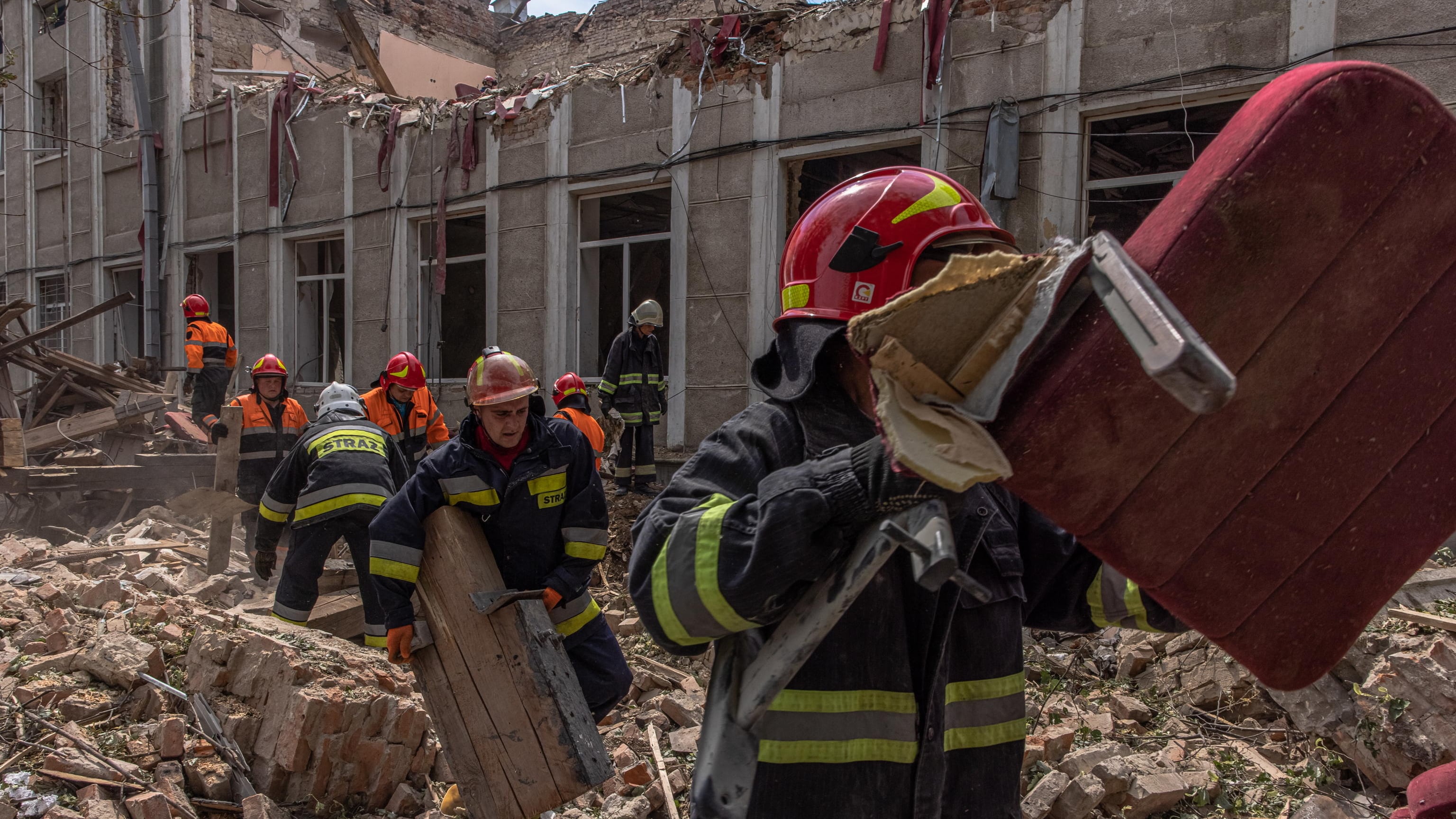 Raid russo su Dnipro: morti e feriti