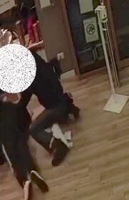 Rapina a mano armata in farmacia 9