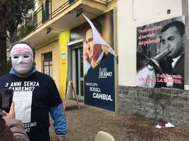 "Vota Giggino La Trippa": l'iniziativa dei Cobas contro Di Maio 14