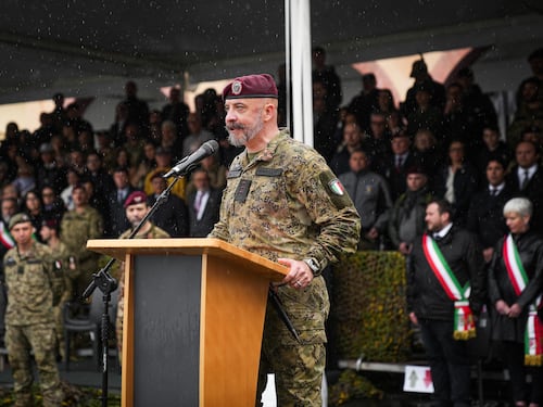 Alla caserma "Carlo Pisacane" celebrati gli 80 anni dell'Operazione Harring e il 25esimo anniversario del RRAO