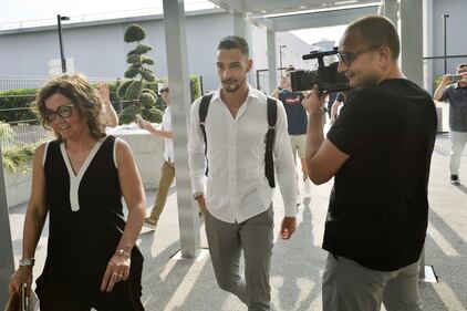 Juventus, visite mediche per De Sciglio: le foto 9