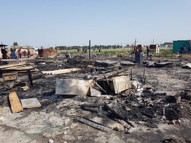 Borgo Mezzanone, la baraccopoli dopo l'incendio 10