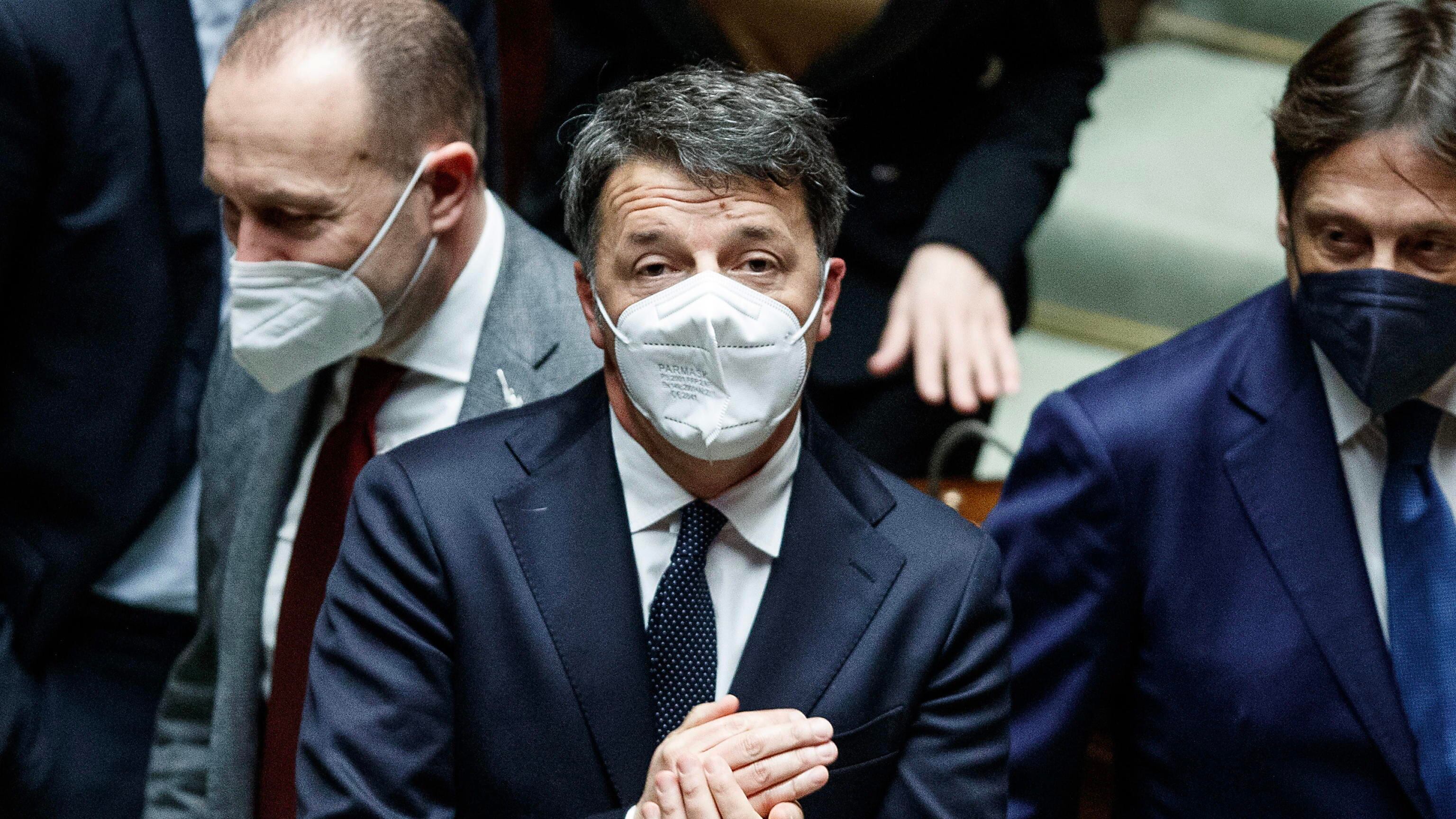 Renzi trama e tratta ma chiede di fare in fretta. "Serve un accordo, mica siamo a Sanremo..."