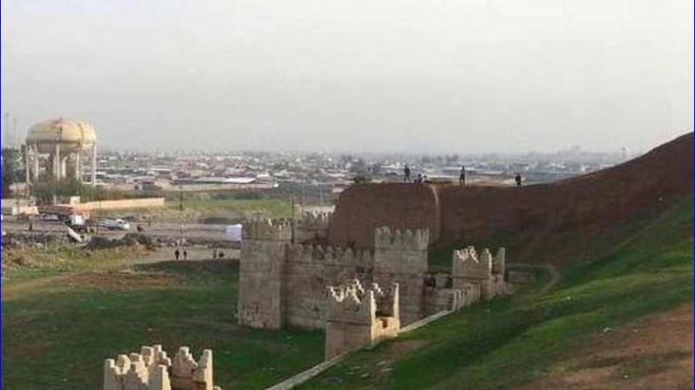 L'Isis distrugge le antiche mura di Ninive