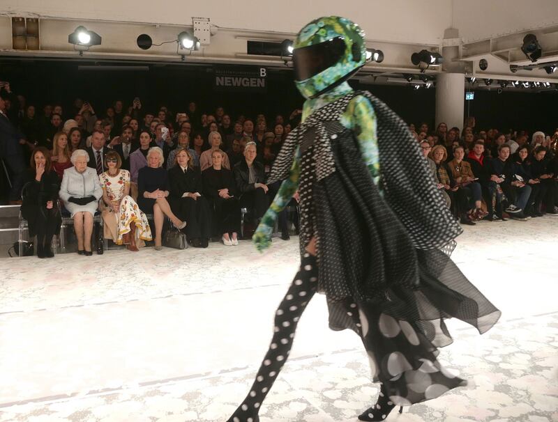 La Regina Elisabetta alla Fashion Week 5