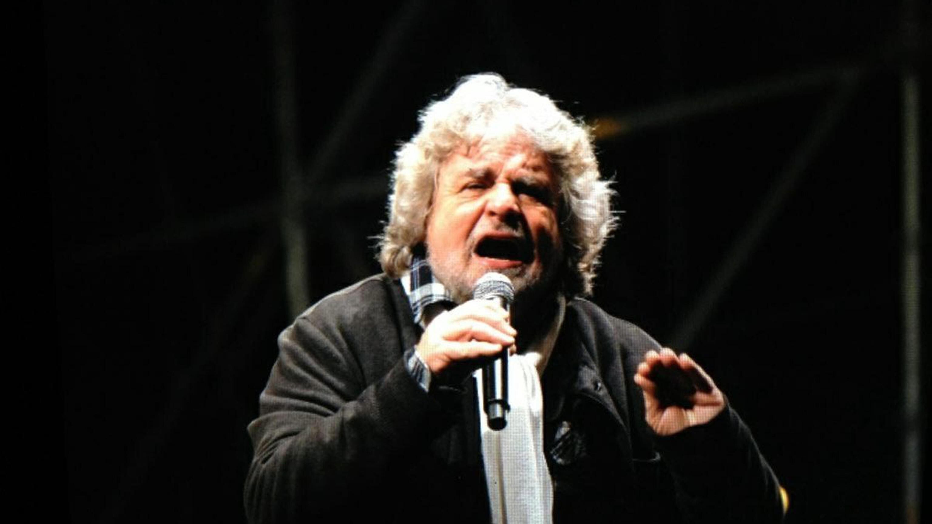 Mani in alto, Grillo è il primo partito