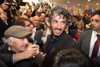 Gabriele Del Grande, l'arrivo all'aeroporto di Bologna 10