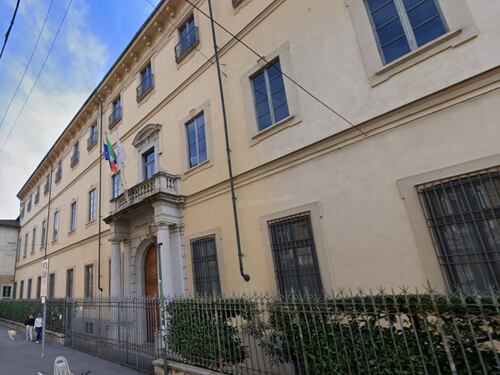 Genitori del Collegio San Carlo sul palcoscenico: "Se non son matti..."