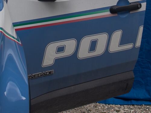 Picchia moglie in strada. Egiziano finisce in cella