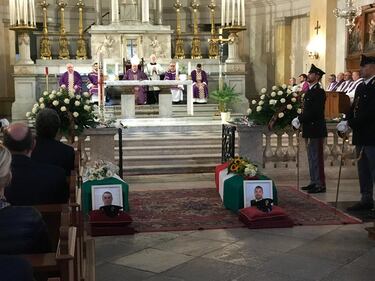 Sparatoria Trieste, il cordoglio ai funerali dei due agenti uccisi 3