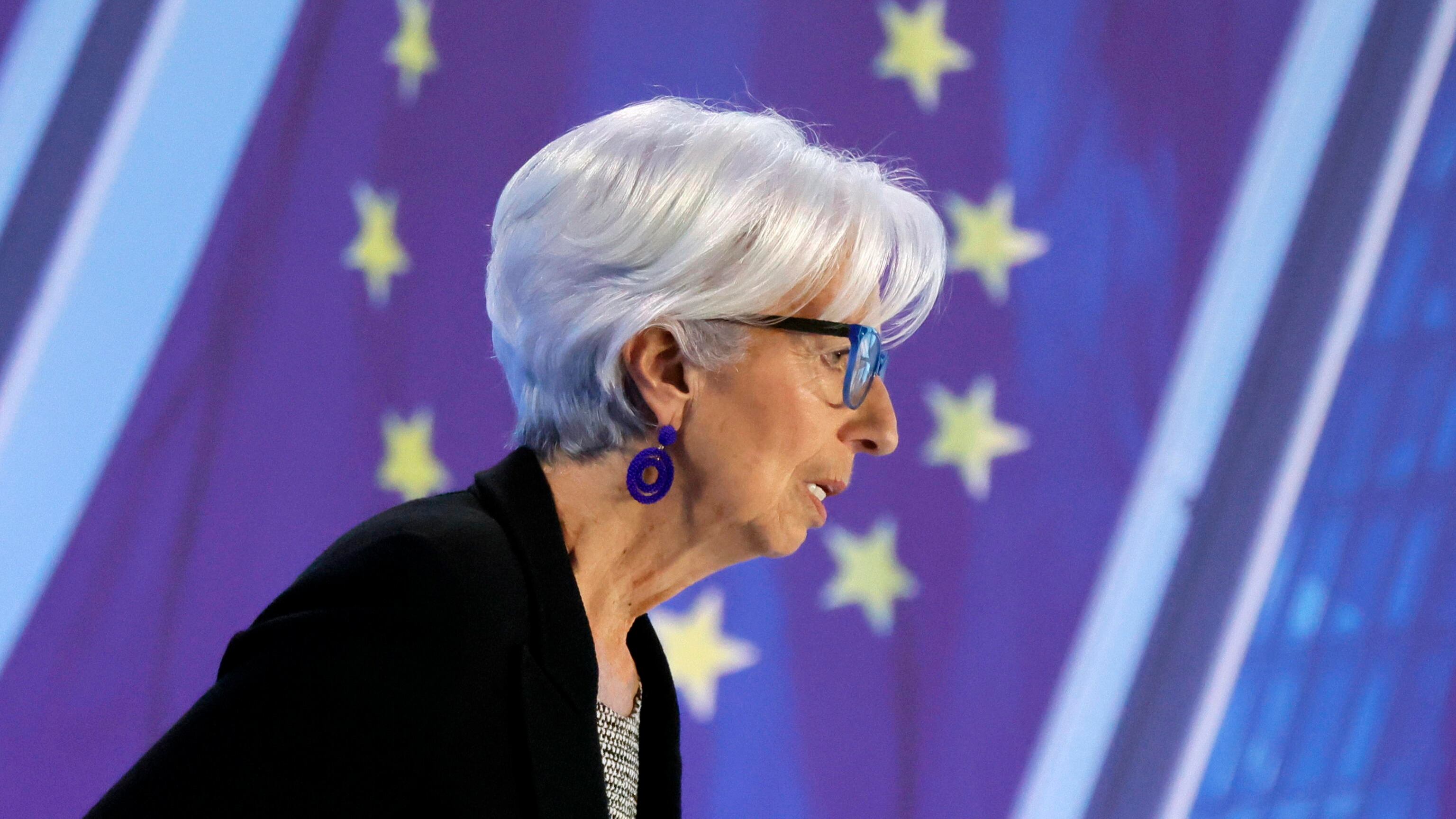Inflazione in calo al 5,5%, occhi sulla Bce