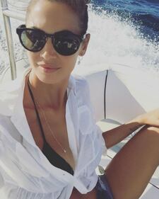 Melissa Satta: selfie sexy in costume 9