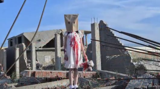 Così filmano video falsi sui bombardamenti di Aleppo