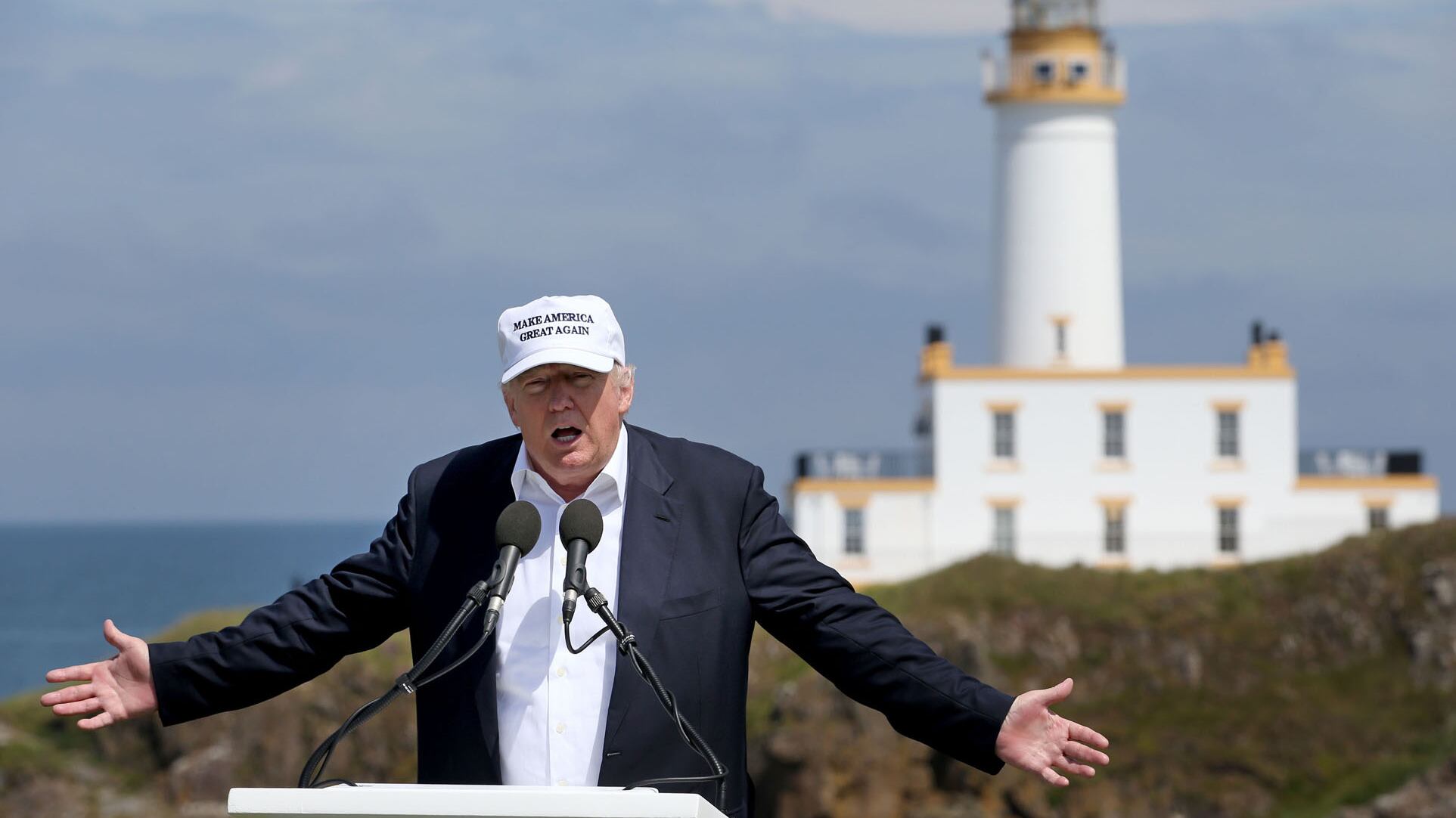 Trump alla Cina: "Tenetevi pure il nostro drone"