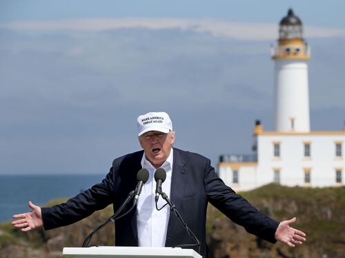 Trump alla Cina: "Tenetevi pure il nostro drone"