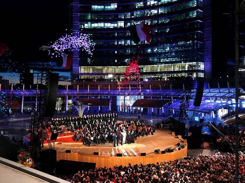 Un anno al via di Expo 2015 vale l'abbraccio tra Pisapia e la Moratti