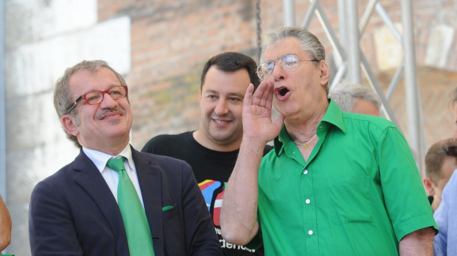 Svolta nazionale della Lega, Salvini: "Basta Nord, da ora prima gli italiani"