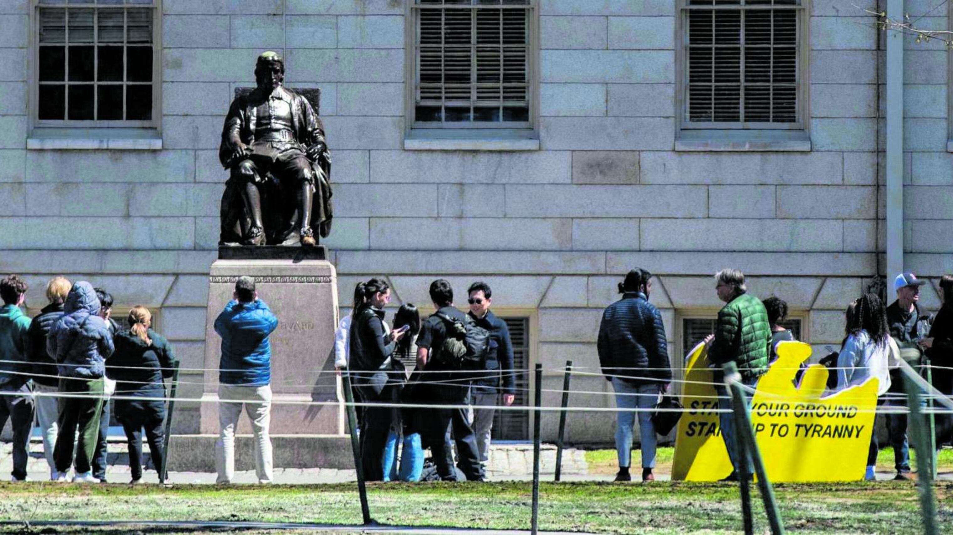 Harvard fa causa a Trump. E arriva lo stop del giudice