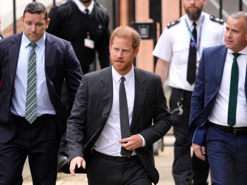 "Volevano rubare il mio dna". Il mistero che lega Harry al maggiore Hewitt