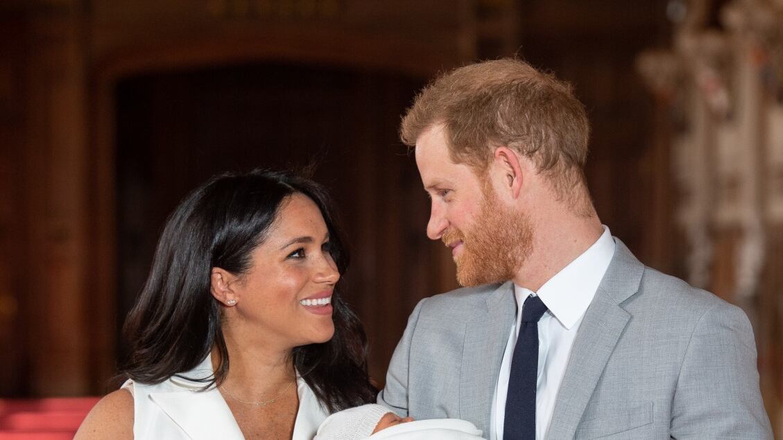Meghan Markle e l’equivoco dell’abito crema