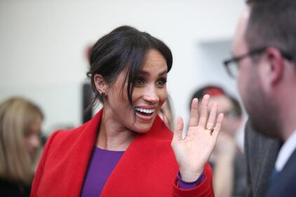 Meghan Markle in rosso per un poeta: foto 6