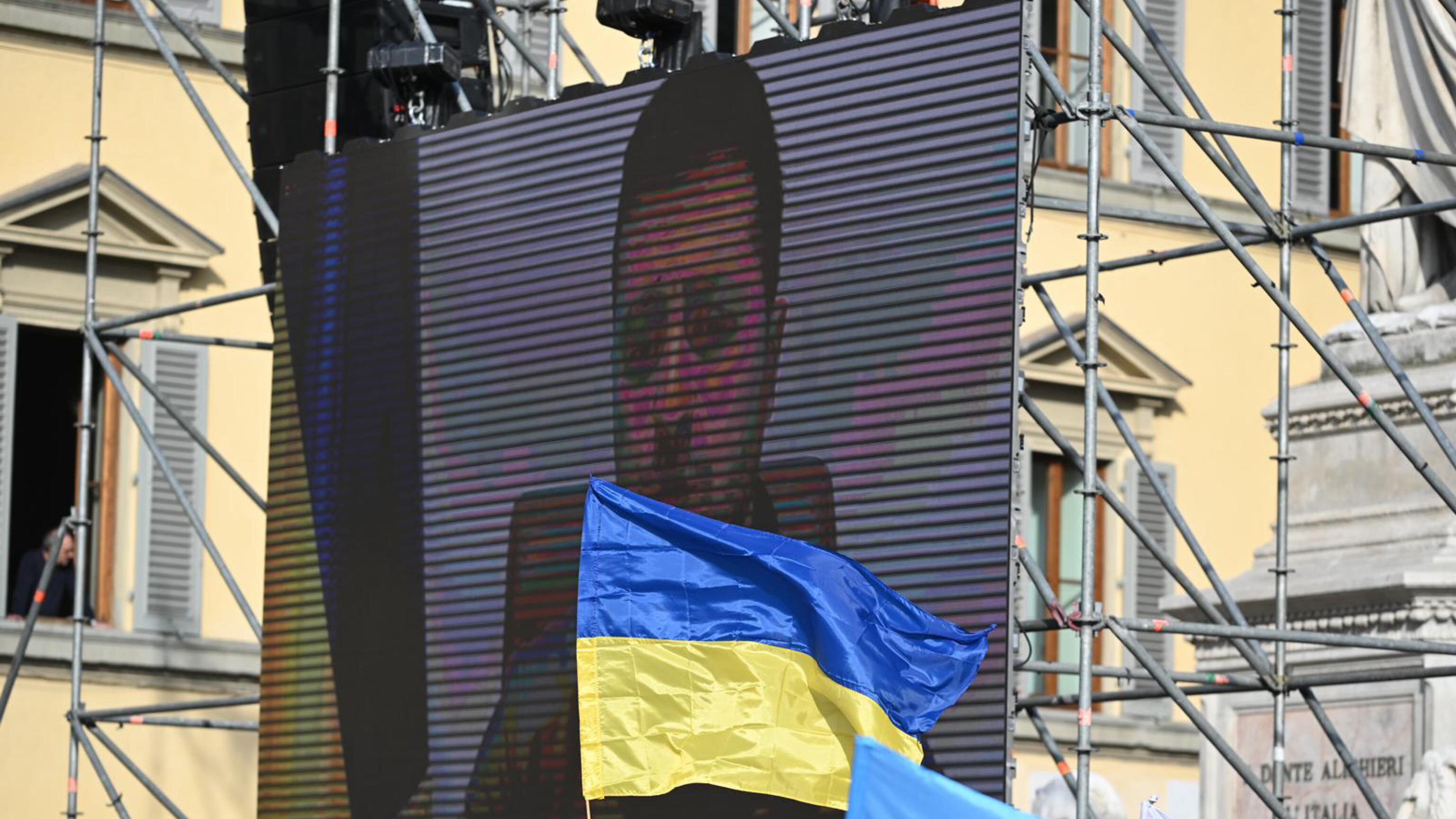 I grillini gettano la maschera: chi non vuole Zelensky alla Camera